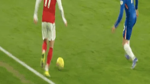 “石铭针灸展中医魅力，勇夺格斗金牌，‘十三妹’成国际体坛焦点”